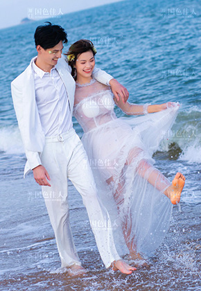 厦门旅拍婚纱摄影|人气超好的海边婚纱照